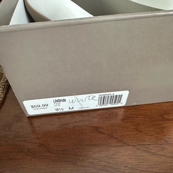 Life stride white shoes - Picture 3 of 4